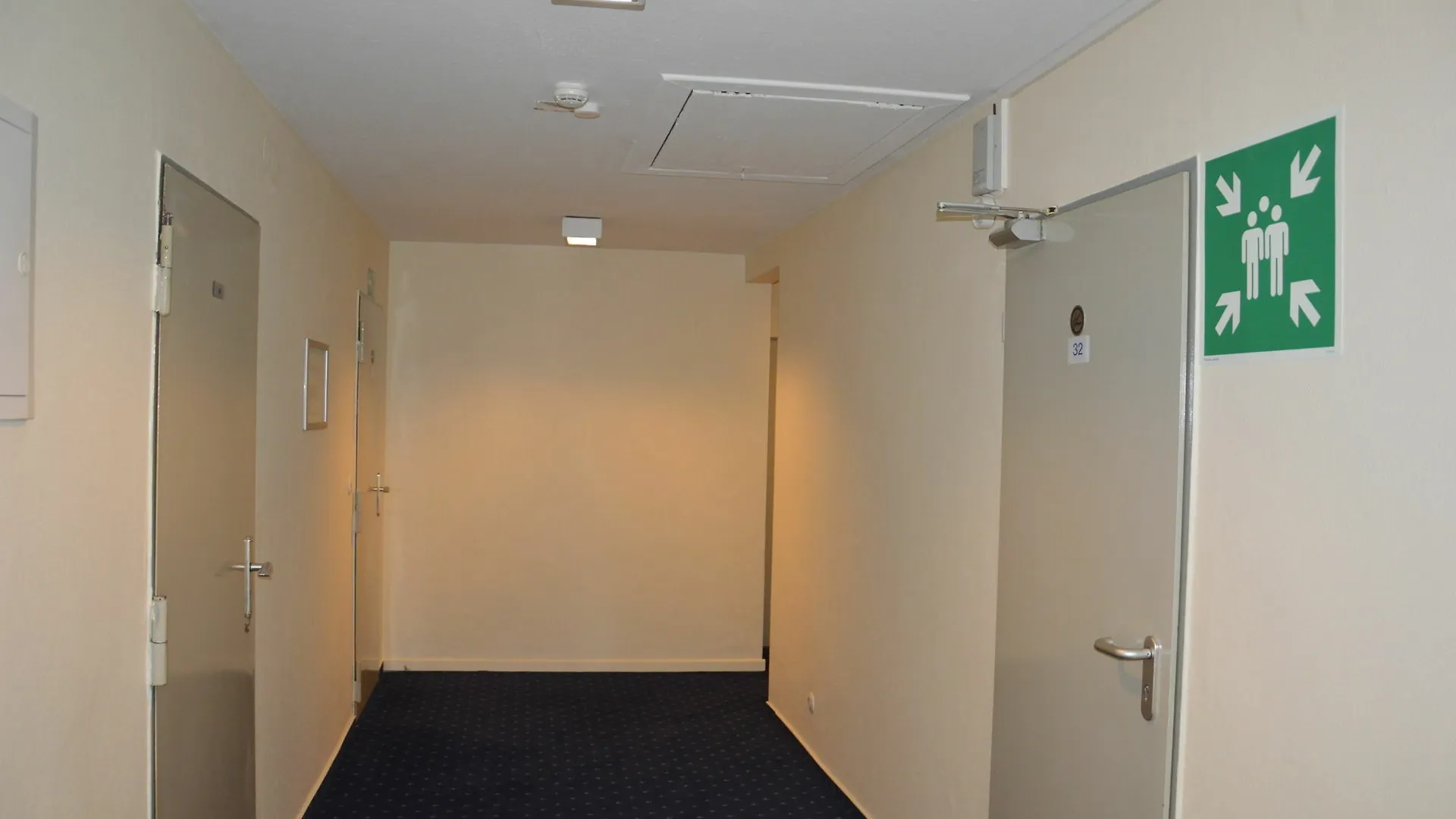 Centrum Hotel Commerz Am Bhf Hamburg Altona
