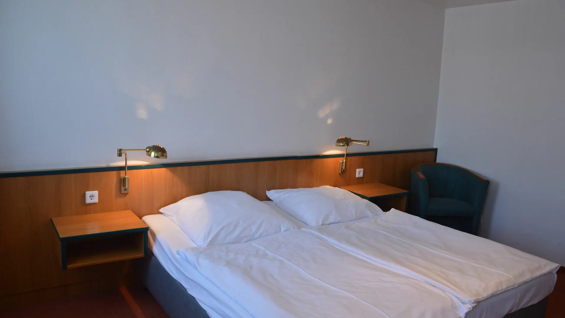 Centrum Hotel Commerz Am Bhf Hamburg Altona